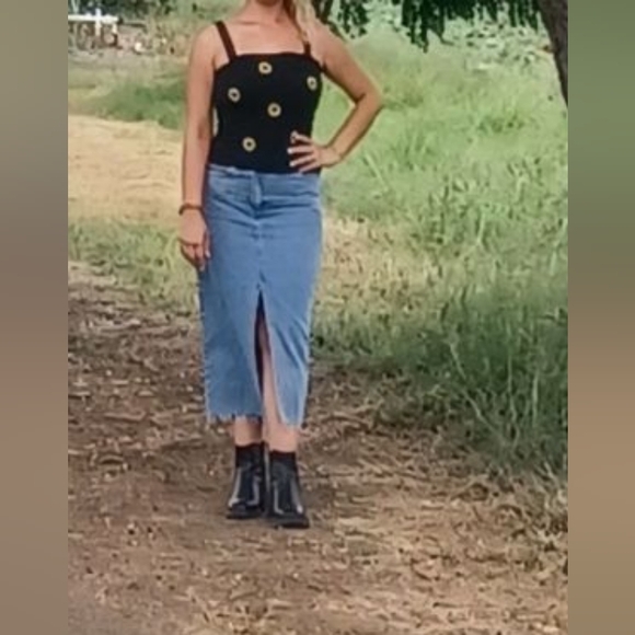 Happily Grey Asymmetrical Style Medium Blue Wash Frayed Hem Denim Maxi Skirt - Picture 3 of 11